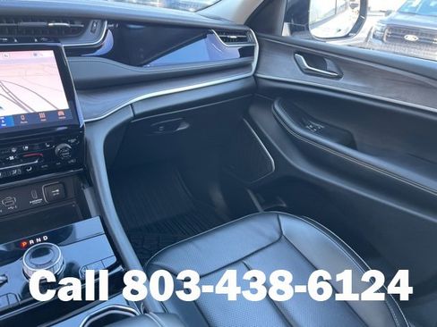 Used 2023 Jeep Grand Cherokee 4WD 4xe w/ Luxury Tech Group II image 17