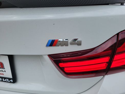 Used 2020 BMW M4 Convertible image 30