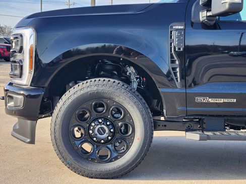 New 2026 Ford F250 Lariat w/ Black Appearance Package AWD/4WD image 9