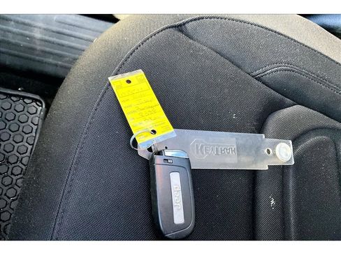 Used 2020 Jeep Renegade Latitude w/ Cold Weather Group image 12