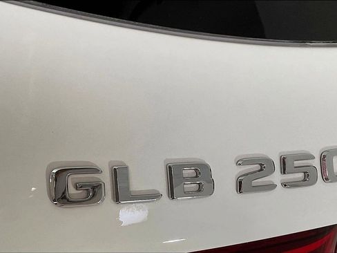 Certified 2026 Mercedes-Benz GLB 250 4MATIC image 24