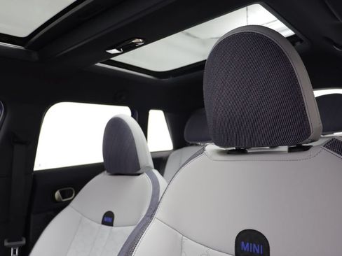 New 2026 MINI Cooper 4-Door Hardtop FWD image 13