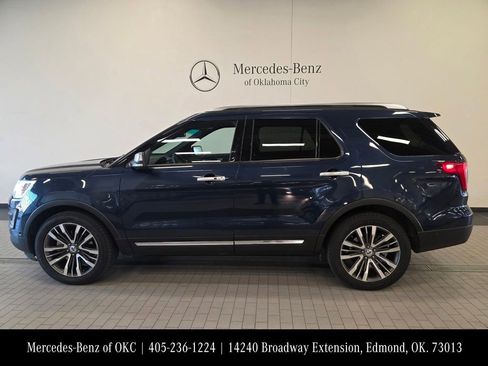 Used 2017 Ford Explorer Platinum image 4
