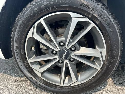 Certified 2023 Kia Forte LXS FWD image 30