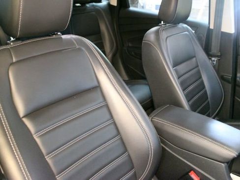 Used 2019 Ford Escape SEL AWD/4WD image 7