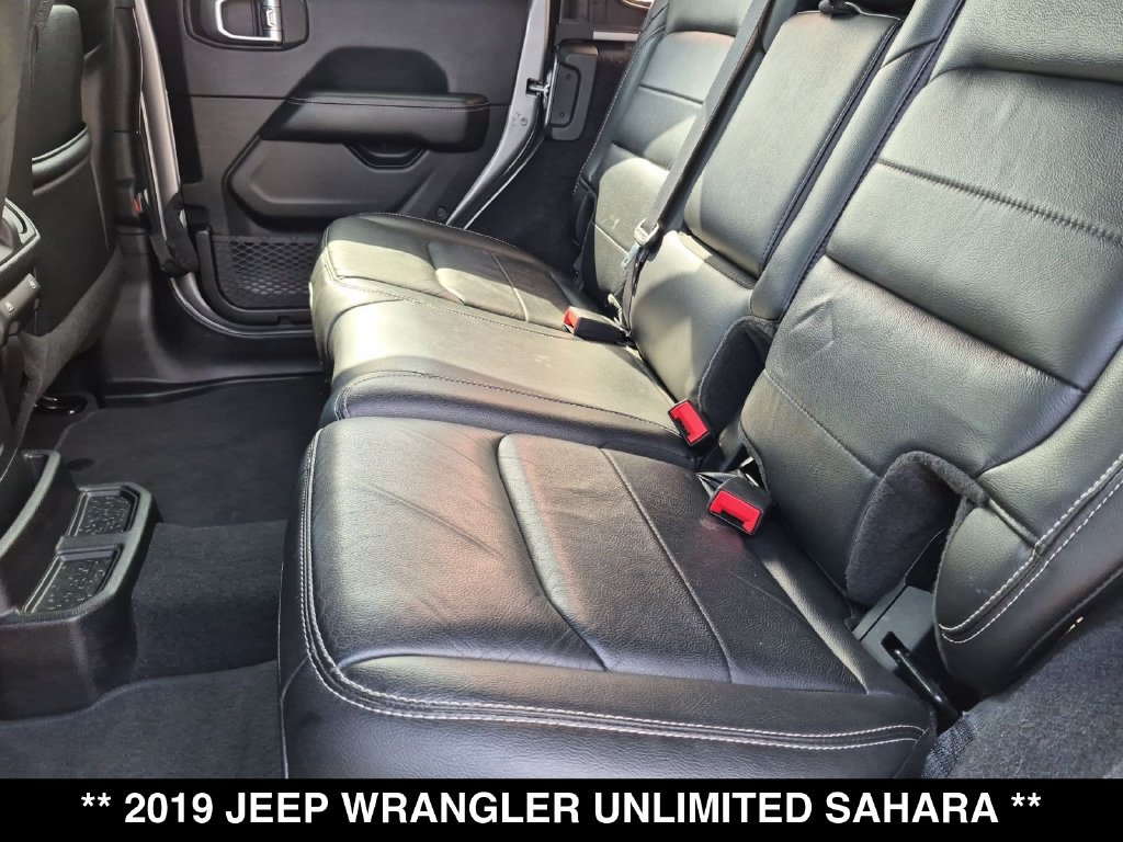 Used 2019 Jeep Wrangler Unlimited Sahara AWD/4WD image 3