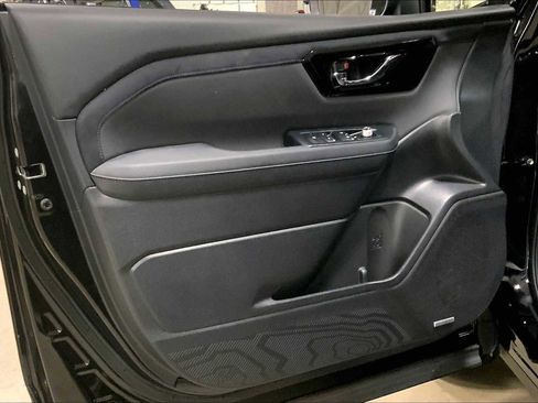 Certified 2025 Subaru Forester Limited image 21