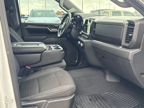 Used 2024 GMC Sierra 1500 Elevation image 11