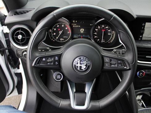 Used 2022 Alfa Romeo Stelvio Sprint image 21