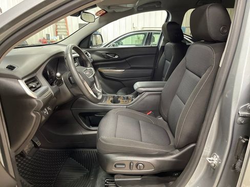 Certified 2023 GMC Acadia SLE w/ Driver Convenience Package image 10