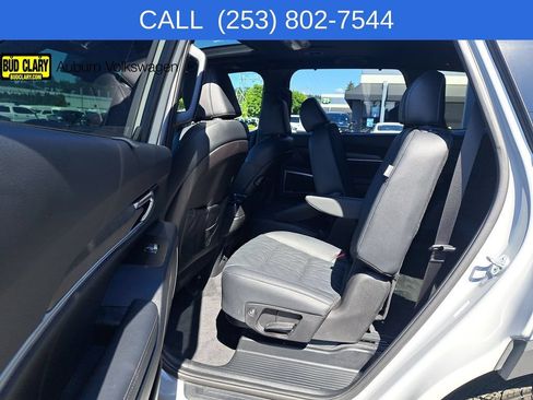 Used 2025 Kia Telluride AWD image 24