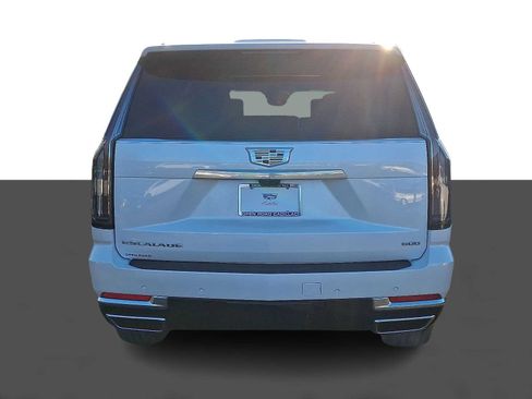 Used 2025 Cadillac Escalade ESV Premium Luxury image 5