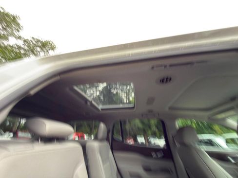 Used 2018 GMC Acadia SLT w/ LPO, Floor Liner Package FWD image 29