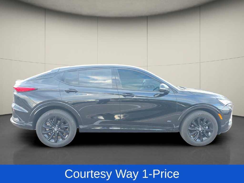 Used 2025 Buick Envista Sport Touring w/ Convenience I Package FWD image 11