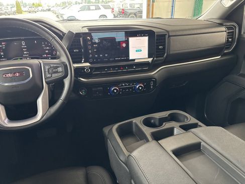 Used 2025 GMC Sierra 1500 SLT AWD/4WD image 21