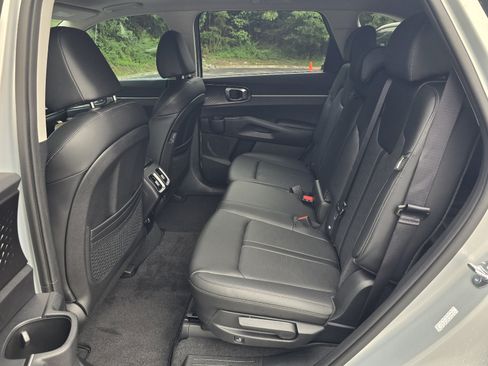 Used 2026 Kia Sorento S w/ S Panoramic Sunroof Package FWD image 11