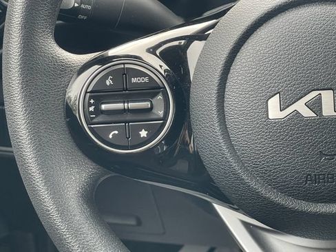 Used 2023 Kia Soul S FWD image 16