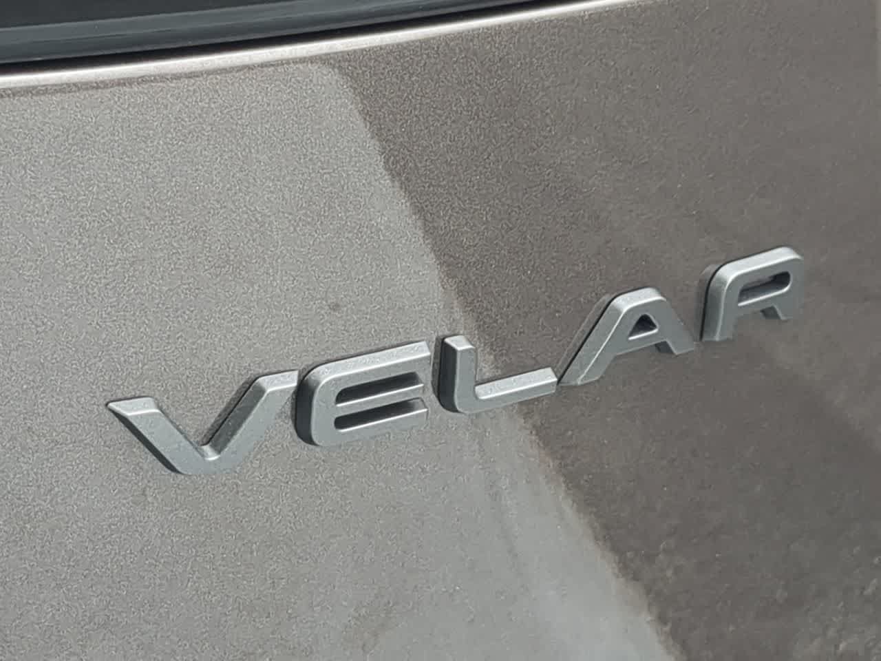 Certified 2026 Land Rover Range Rover Velar Dynamic SE AWD/4WD image 13