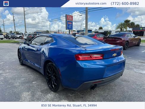 Used 2018 Chevrolet Camaro LT RWD image 5