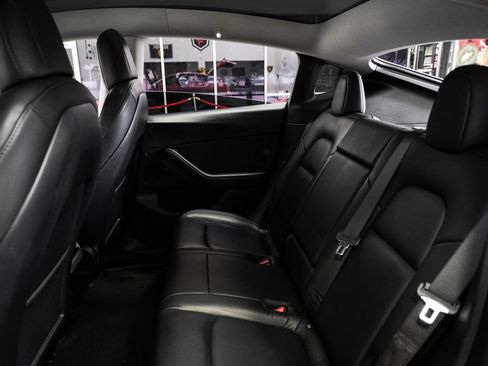 Used 2020 Tesla Model Y Long Range image 34