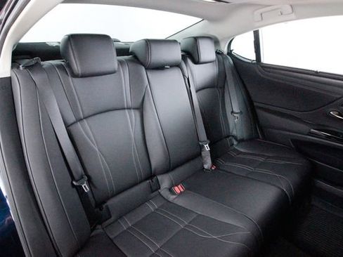 Used 2024 Lexus ES 350 Ultra Luxury w/ Accessory Package (Z1) image 23