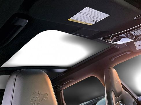 Used 2022 Land Rover Range Rover Sport SVR image 25