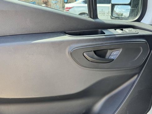 Used 2022 Mercedes-Benz Sprinter 2500 image 10