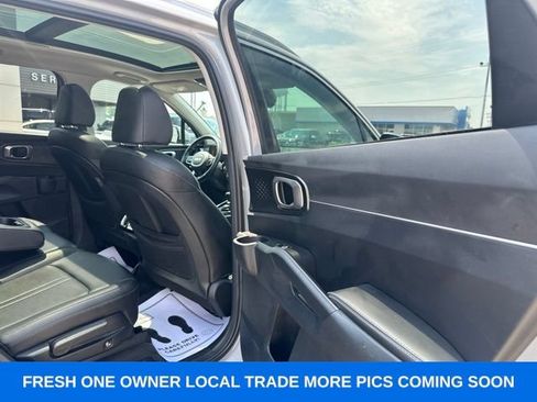 Used 2025 Kia Sorento S w/ Panoramic Sunroof Package FWD image 18
