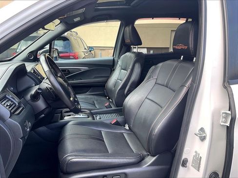 Used 2023 Honda Passport TrailSport image 10