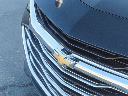 Used 2020 Chevrolet Malibu LT image 9