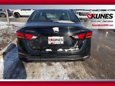 Used 2024 Nissan Altima 2.5 SV FWD image 4