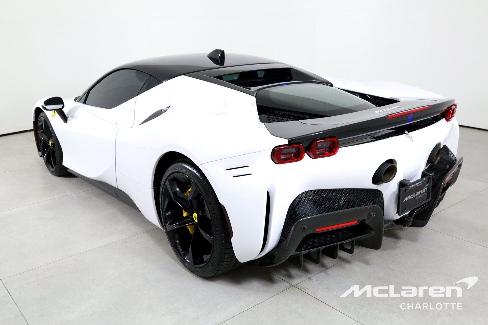 Used 2022 Ferrari SF90 Stradale AWD/4WD image 6