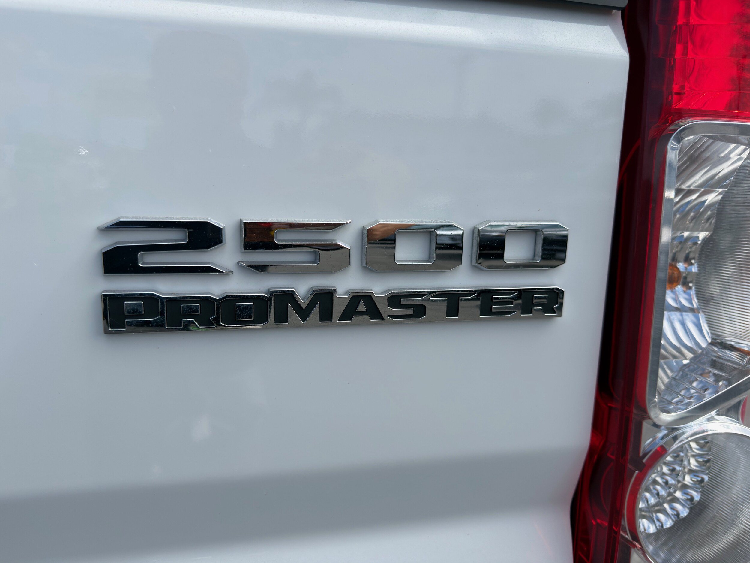 Used 2025 RAM ProMaster 2500 w/ U-Haul Equipment Group FWD image 39