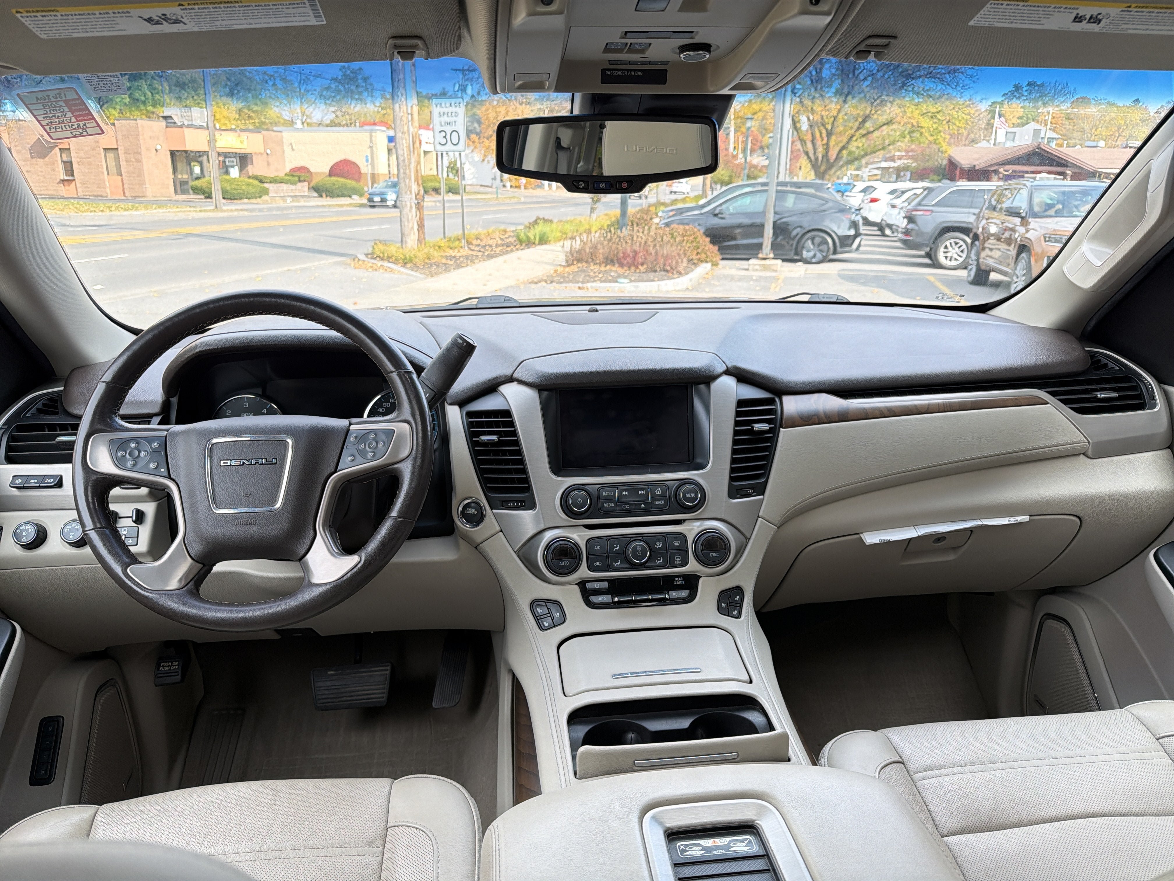 Used 2019 GMC Yukon Denali w/ Denali Ultimate Package AWD/4WD image 10