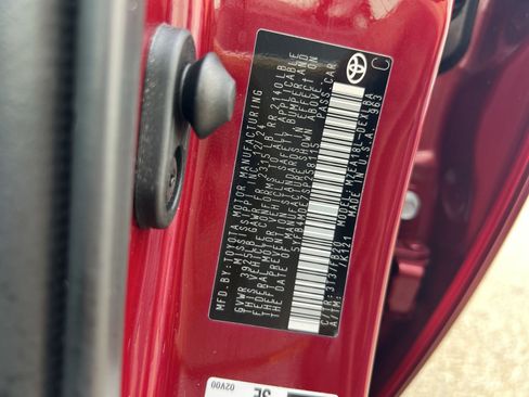 Used 2025 Toyota Corolla LE FWD image 29