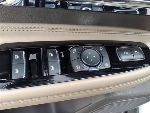 Certified 2022 Lincoln Corsair Standard w/ Equipment Group 101A image 18