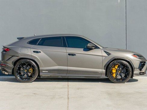 Used 2024 Lamborghini Urus Performante image 4