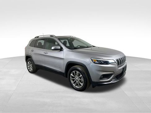 Used 2019 Jeep Cherokee Latitude Plus w/ Comfort/Convenience Group image 8