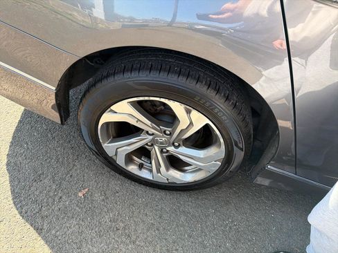 Used 2018 Honda Accord EX-L image 5