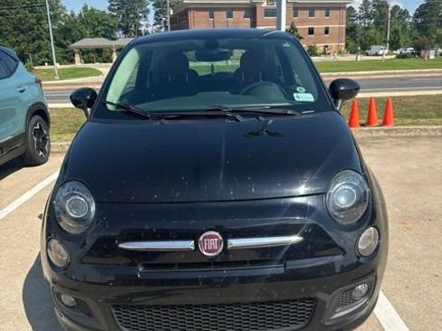 Used 2017 FIAT 500 Pop w/ Sport Appearance Package FWD image 1