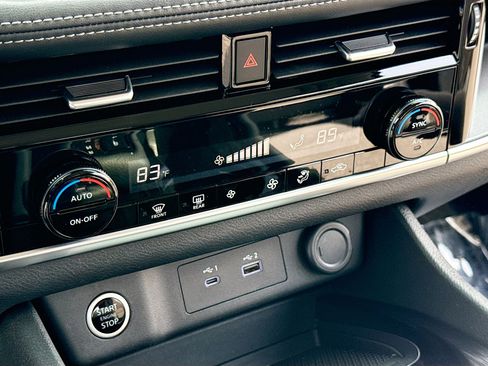 Used 2021 Nissan Rogue SV image 10