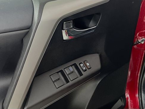 Used 2018 Toyota RAV4 XLE image 17