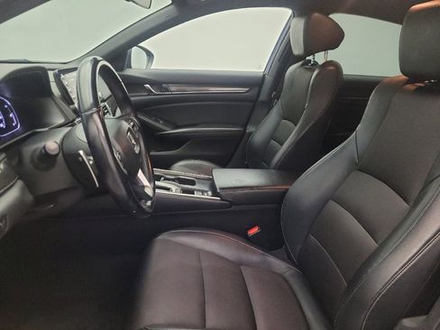 Used 2018 Honda Accord Sport image 17