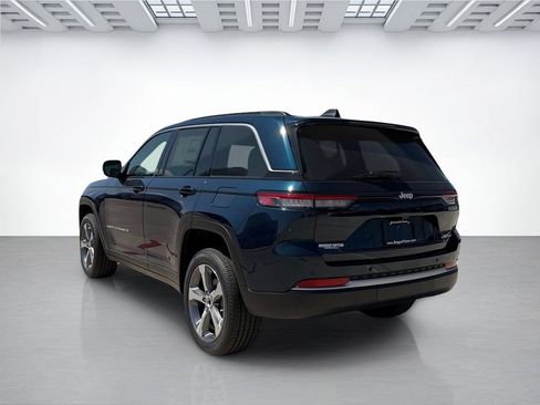 New 2026 Jeep Grand Cherokee Limited RWD image 5