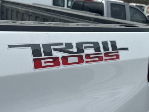 Used 2020 Chevrolet Silverado 1500 Custom Trail Boss w/ Custom Convenience Package image 5