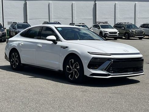 Certified 2025 Hyundai Sonata SEL AWD/4WD image 15