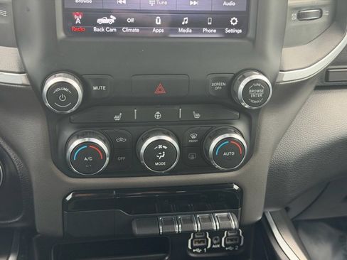 Used 2020 RAM 1500 Big Horn AWD/4WD image 15