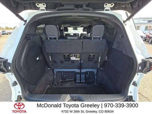 Used 2024 Toyota Sienna XSE w/ XSE Premium Package image 9