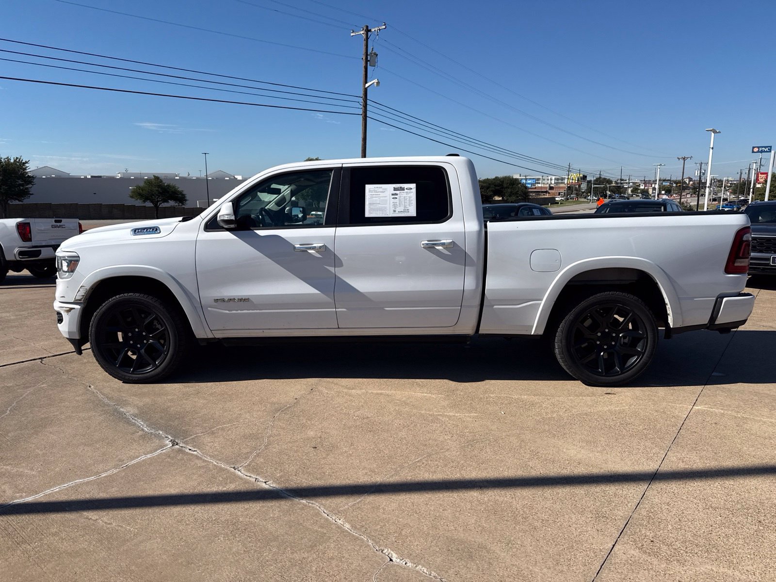 Used 2022 RAM 1500 Laramie AWD/4WD image 4