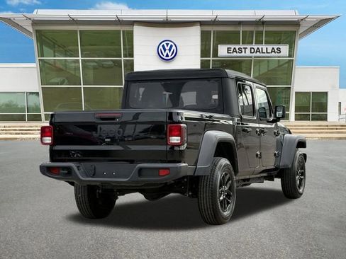 Used 2023 Jeep Gladiator Sport AWD/4WD image 3